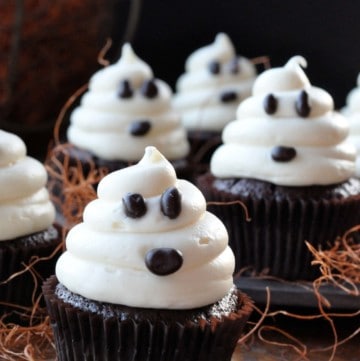 Ghosts on Halloween Carrot Cake Cupcakes—Fast and Easy! - Everyday ...